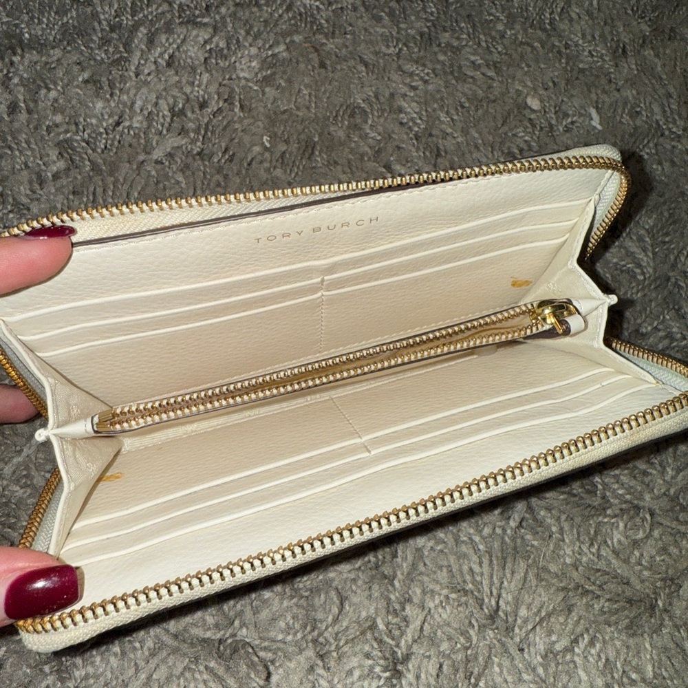 Tory Burch Wallet - Picture 2 of 5